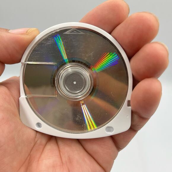 Madden NFL 08 Sony PSP UMD DISK ONLY Game PlayStation Portable Football Sports - Picture 3 of 3